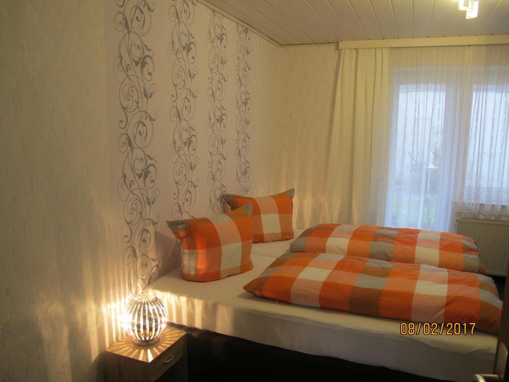 Hotel Pension Check In à Güstrow Extérieur photo